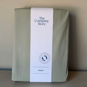 New The Company Store 100% Cotton Percale Fitted Sheet- Laurel Green, King